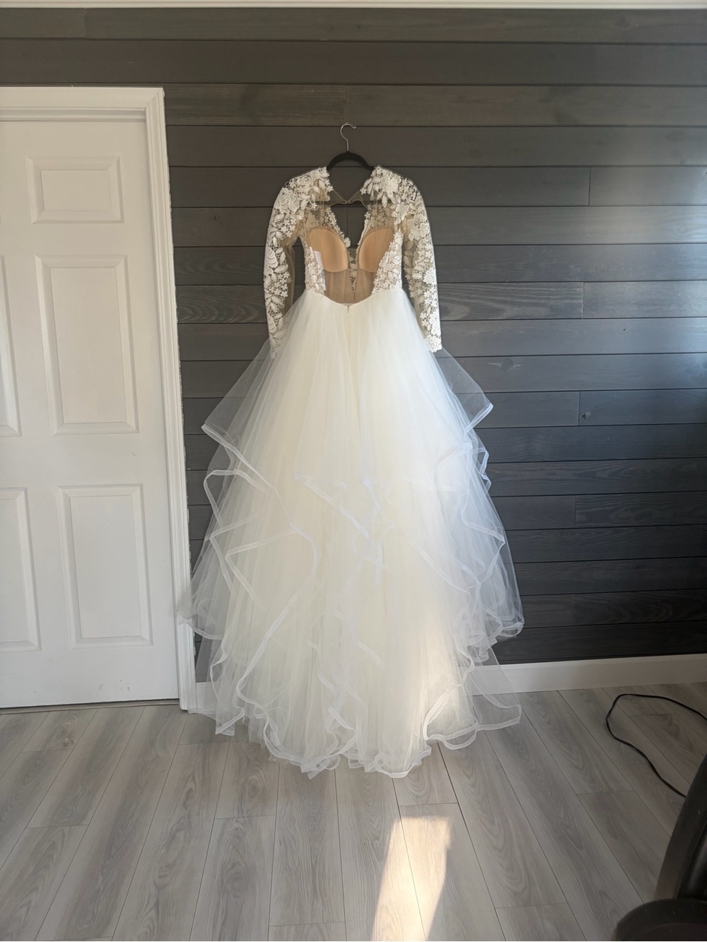New With Tags Hailey Paige Wedding Dress and matching veil